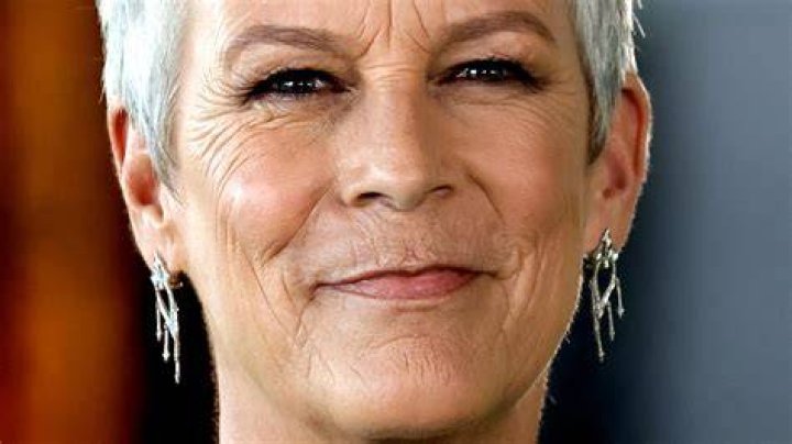 How Jamie Lee Curtis Really Felt Filming A Famous Nude Scene |