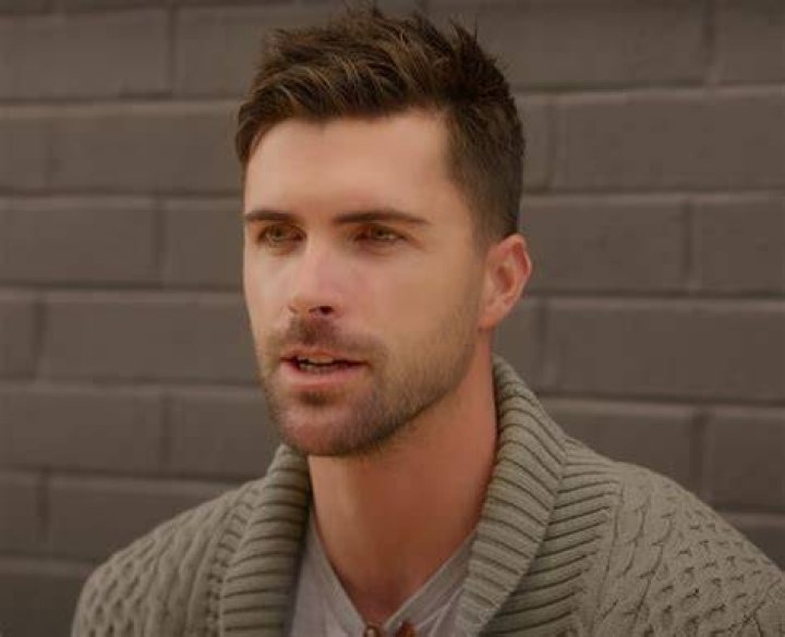 How old is Tyler Stanaland from Selling The OC? Selling The OC All