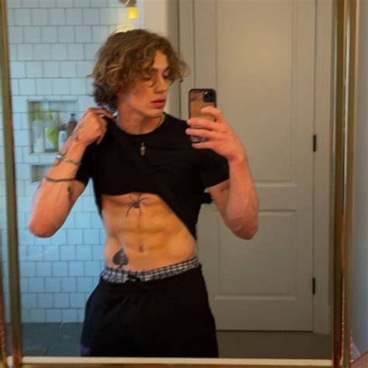 How old is Vinnie Hacker Today; Biography, Net Worth & more