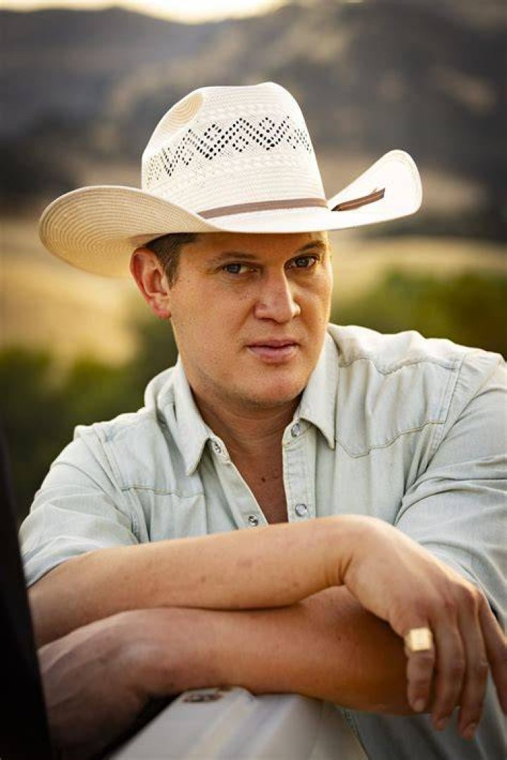 How Tall Is Jon Pardi, Bio, Career, Net Worth 2023 & Awards