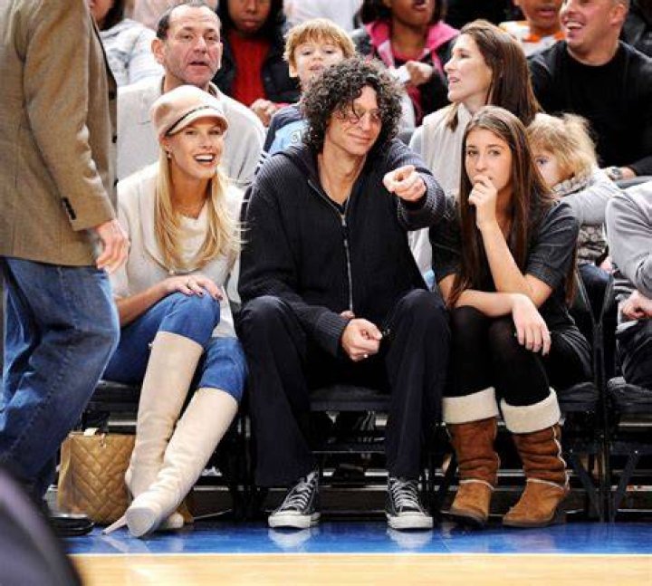 Howard Stern says therapy is what taught him how to 'be a man' ABC News