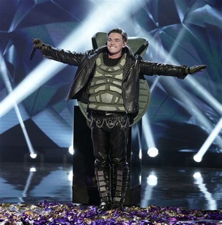 Hunter Hayes MAY Just Be The Turtle on The Masked Singer Celeb Secrets Country