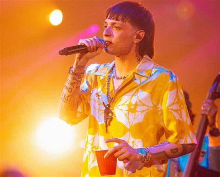 Is Peso Pluma Dating Becky G Or Jailyne Ojeda? Dating Timeline And Instagram Bio