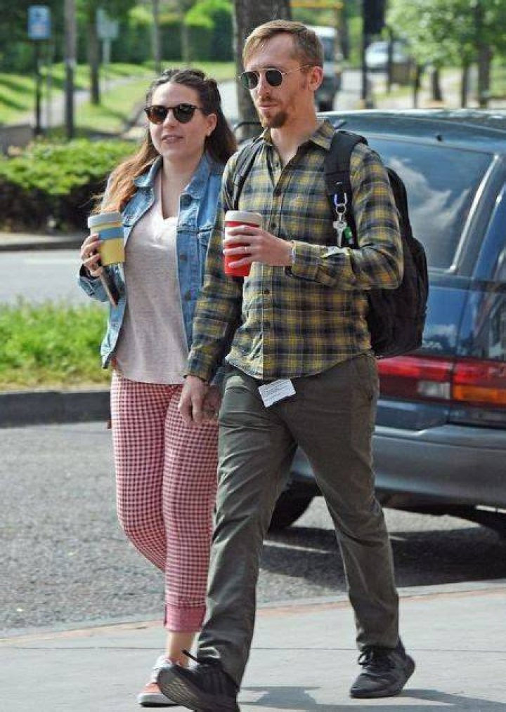 isabella cruise husband max