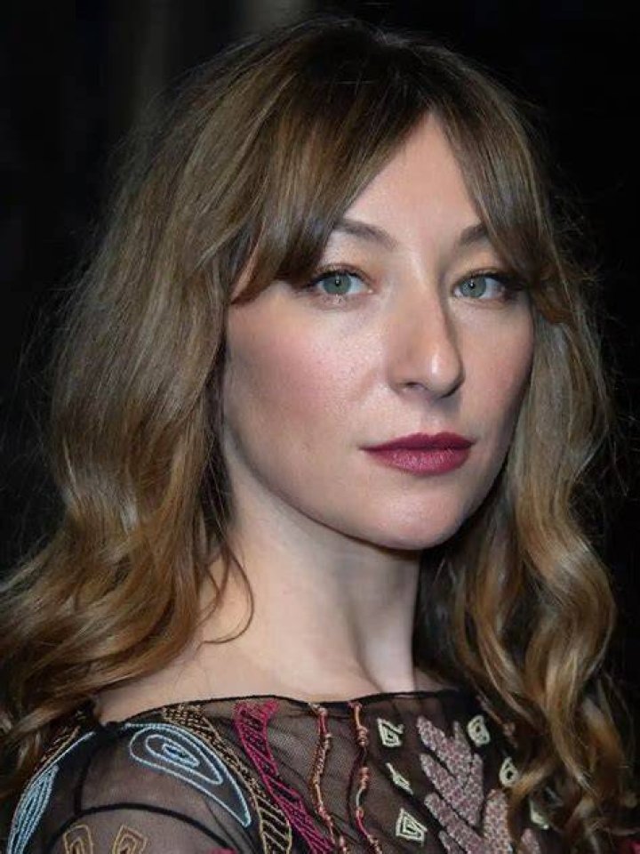 Isidora Goreshter Bio, Age, Net worth, Measurements, and Shameless