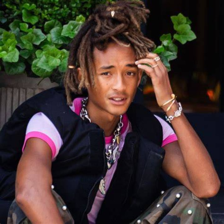 Jaden Smith Cozies Up to New Girlfriend at NYFW E! News