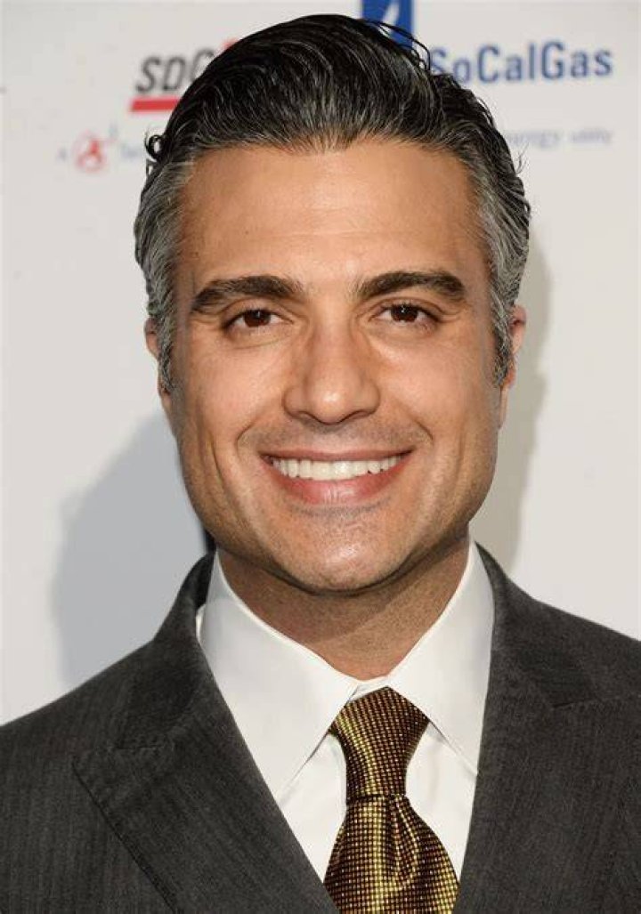 Jaime Camil Disney Wiki Fandom