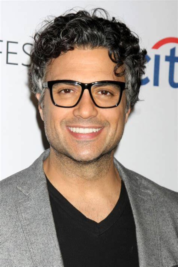 Jaime Camil Gets Candid About Acting and Singing on Latest Episode of