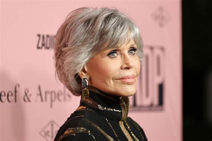 Jane Fonda's height, weight. At 79 she looks prettier that at 30