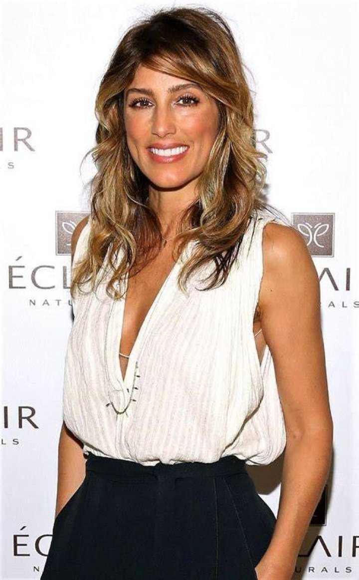 Jennifer Esposito Health, Fitness, Height, Weight, Bust, Waist, and Hip