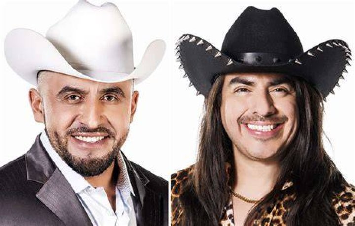 Juan Rivera le cae a pu&ntilde;os a Rey Grupero en La casa de los famosos