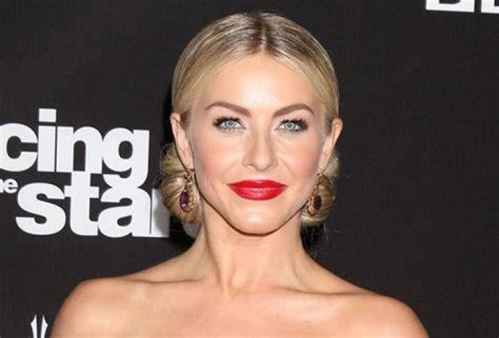 Julianne Hough Biography, Age, Height, Husband, Net Worth, Family ·