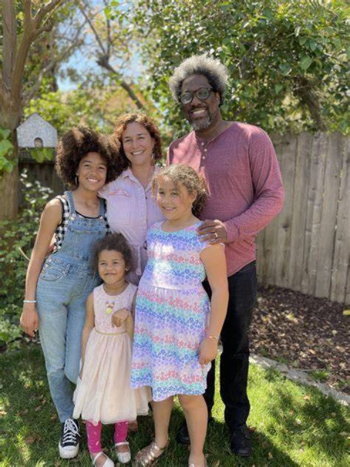 Kamau Bell Wife, Net Worth, Height, Parents, Family, Biography