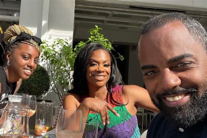 Kandi Burruss&rsquo; Stepdaughter Kaela Tucker Graduates from Fashion Academy