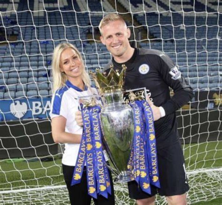 Kasper Schmeichel Wife / Leicester City Wags Are Putting The Old Guard