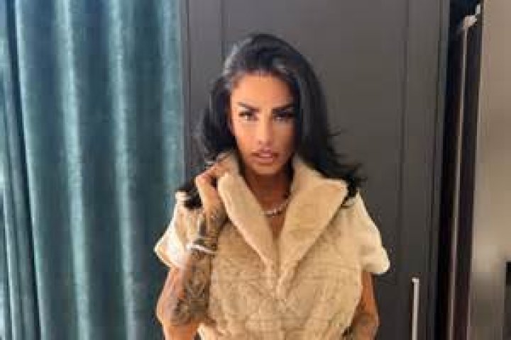 Katie Price's postsurgery bum is 'too big for her clothes'