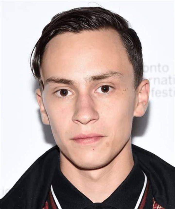 Keir Gilchrist Wiki 2021 Net Worth, Height, Weight, Relationship