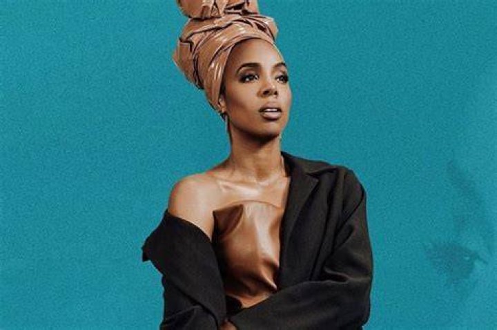 Kelly Rowland Reveals 'Sisters' Beyonc&eacute; & Michelle Williams Watched Her