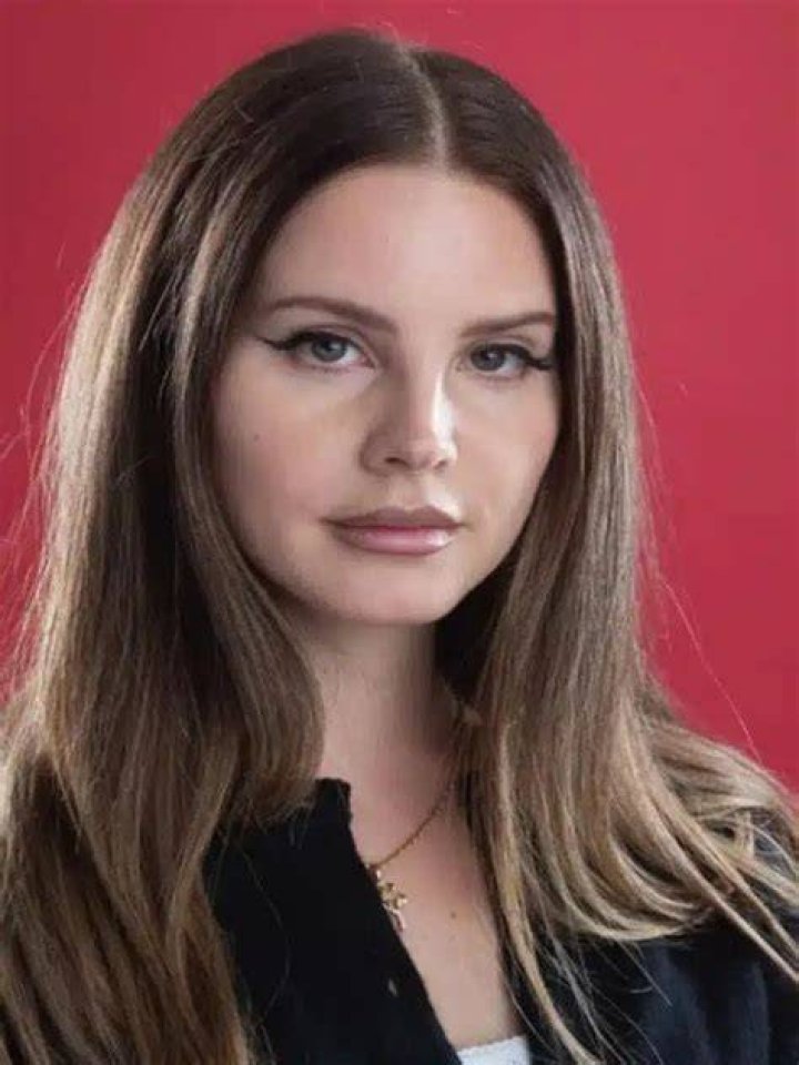 Lana Del Rey Biography, Wiki, Age, Height, Family, Career |