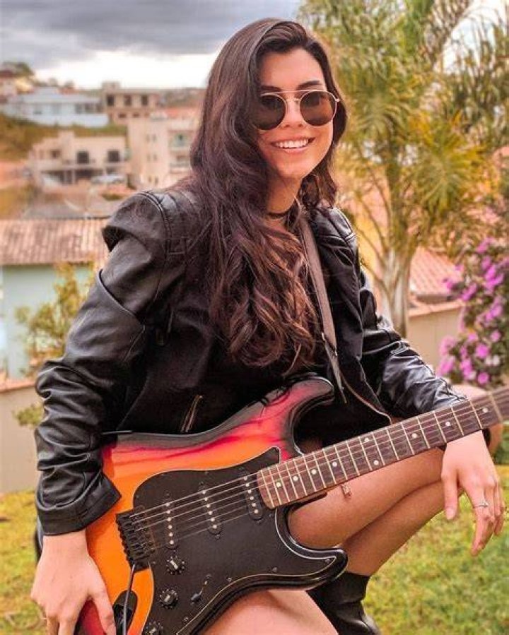 Larissa Liveir Bio, Wiki, Boyfriend, Height & Net Worth Biography on