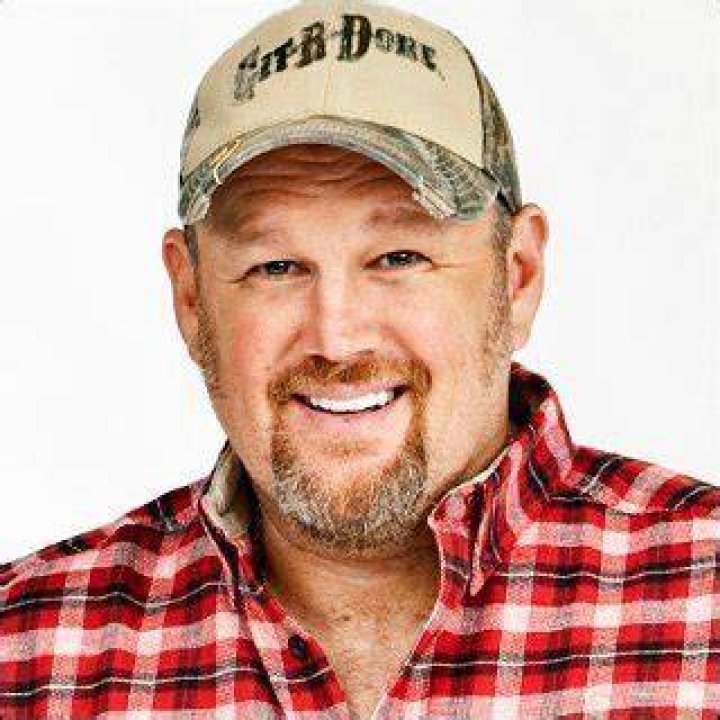 Larry The Cable Guy's Net Worth (Updated 2024) Wealthy Gorilla