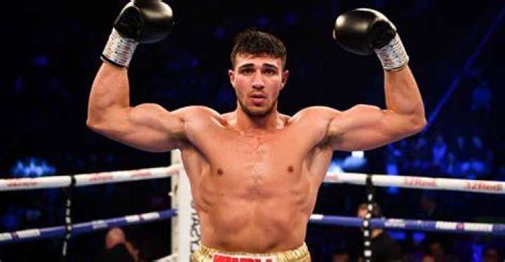 Lastminute Tommy Fury drama leads to new opponent on Mayweather