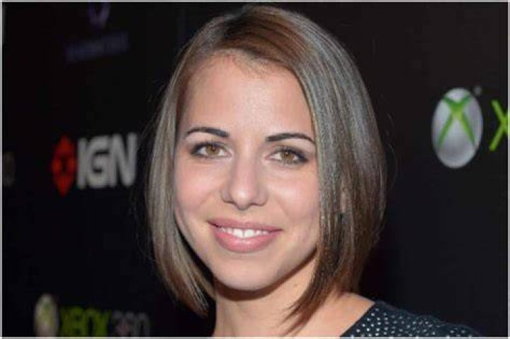 Laura Bailey Bio, Net Worth, Voice Actress, Model, Married, Husband