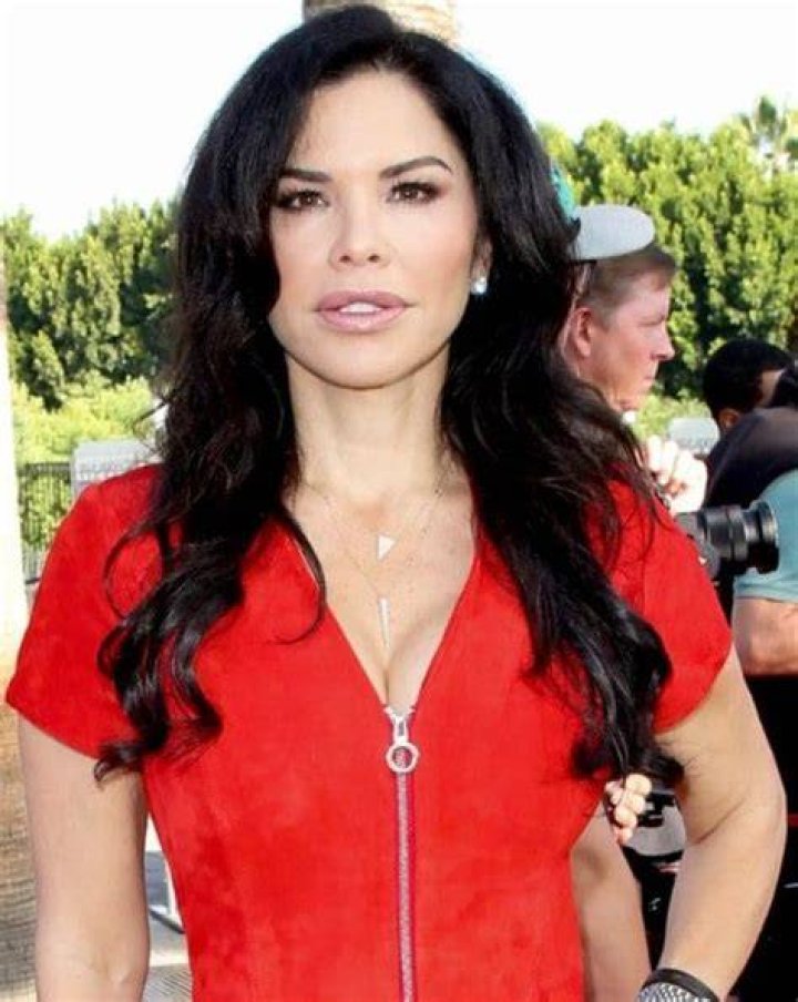 Lauren Sanchez Age, Wiki, Height, Net worth, Husband, Bio & Parents