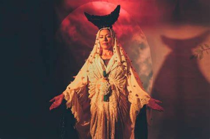 Lila Downs&rsquo; New Album &lsquo;Al Chile&rsquo; is a Jaunt Through Pain, Pleasure, and