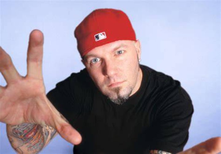 Limp Bizkit rocker Fred Durst dotes over wife on romantic dinner out