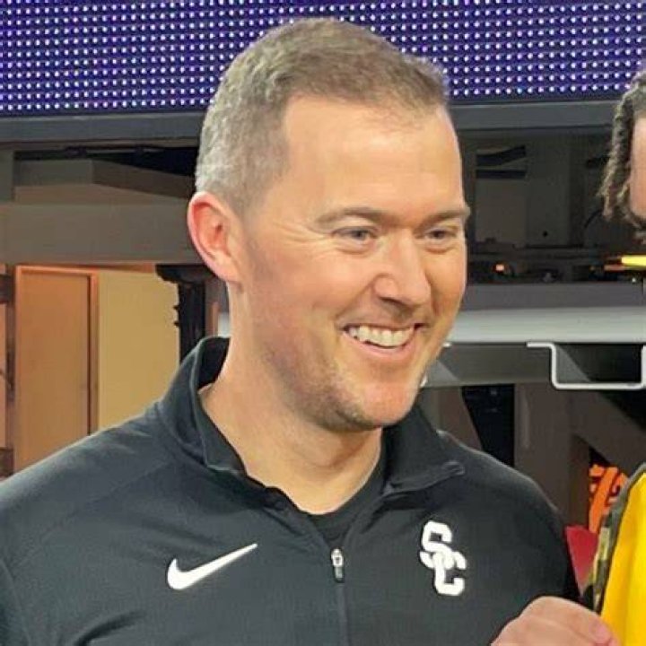 Lincoln Riley Net Worth 2021, Age, Height, Bio, Family, Career, Wiki