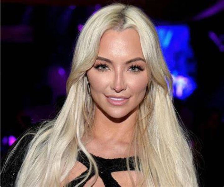 Lindsey Pelas Bio, Age, Net Worth, Height, Single, Nationality, Career