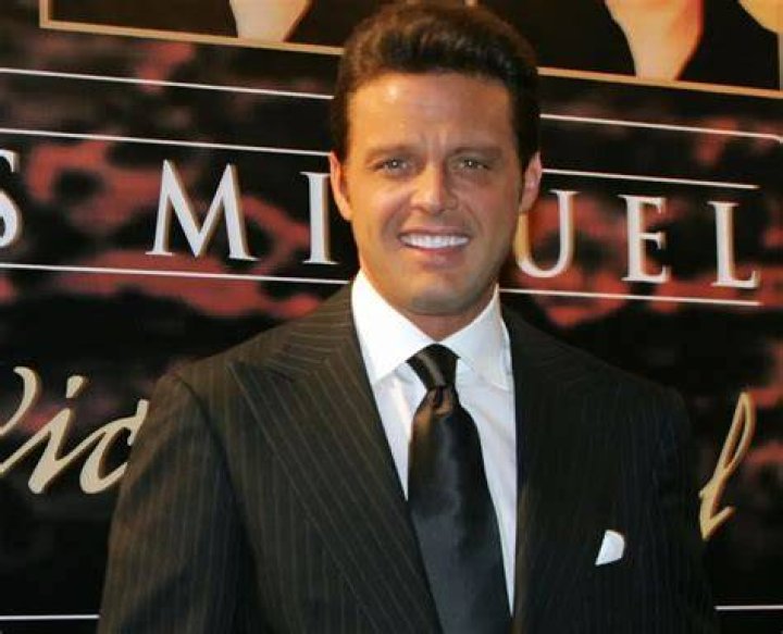 Luis Miguel Wife, Net Worth, Age, Parents, Career, Biography, Wiki