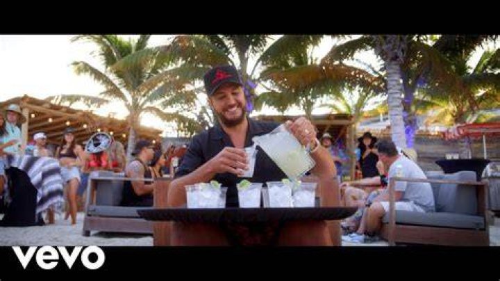 Luke Bryan One Margarita Luke Bryan Performs New Song One Margarita