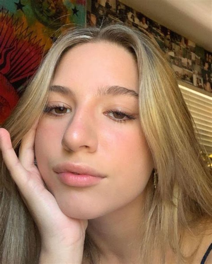 Mackenzie Ziegler Live Stream Video 04/27/2021 &bull; CelebMafia
