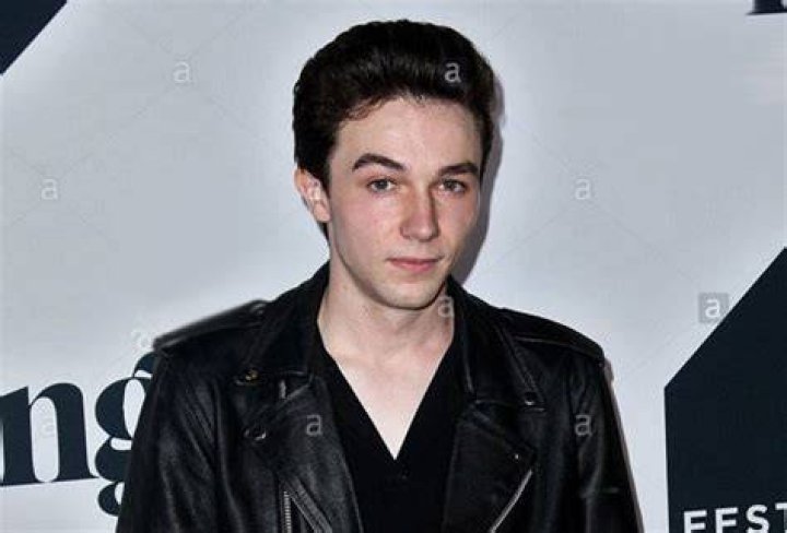 Mark McKenna Bio, Wiki, Age, Net Worth, Girlfriend, Parents and Movies
