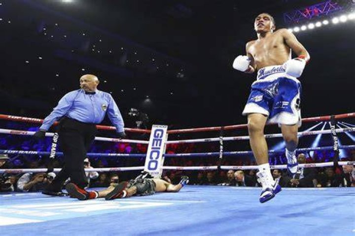 Max Boxing News Gabriel Flores Jr. signs managerial pact with James