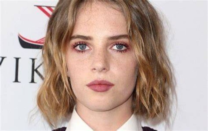 Maya Hawke Height, Weight, Age, Boyfriend, Family, Facts, Biography