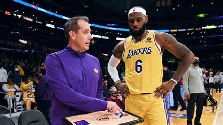 Meet Former Lakers Coach Jack McKinney, His Wife, Children TRAN HUNG