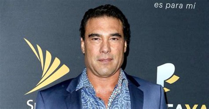 Mexican Soap Opera Star Eduardo Yanez Slaps Reporter Video