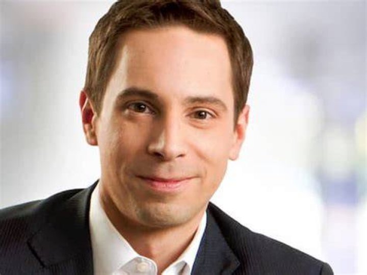 Mike Augustyniak (Meteorologist) Bio, Wiki, Age, Spouse, Net Worth, Height, Family and WCCO ·
