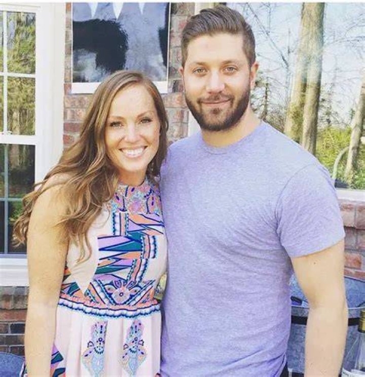 Mina Starsiak Biography, Husband, Net Worth, Family, Age, Height
