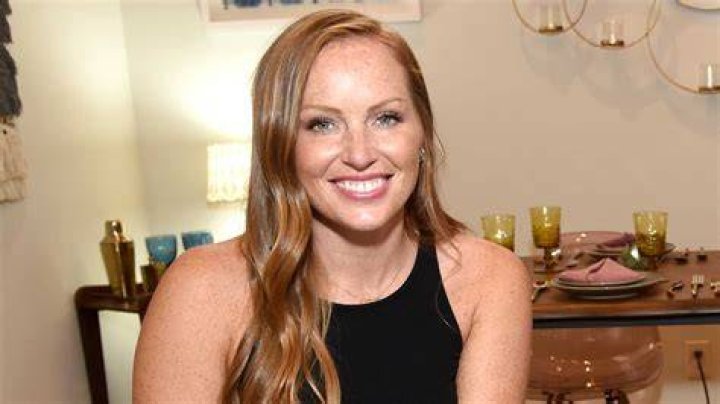 Mina Starsiak Hawk Age, Bio, Birthday, Family, Net Worth National Today