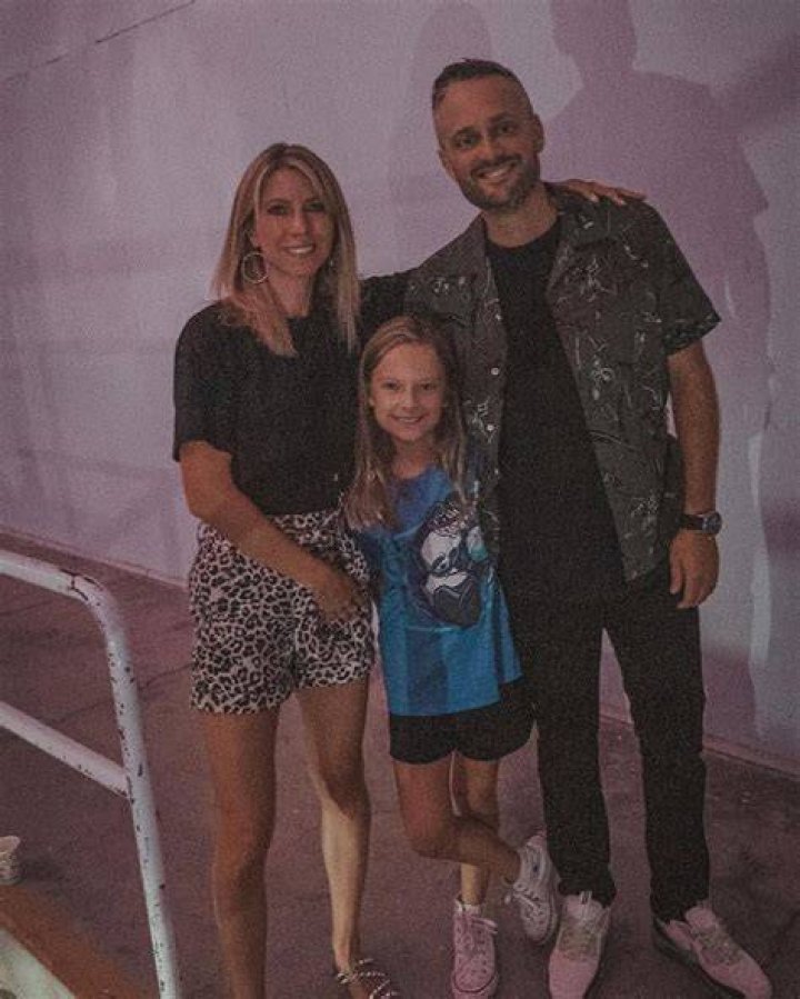 Nate Bargatze’s Wife and Kids Inside the Comedian’s Bubbly Family