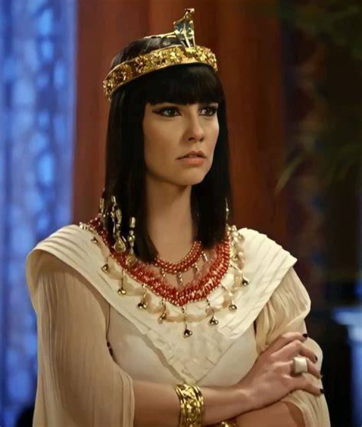 nefertari rainhanefertari osdezmandamentos Nefertari Novela