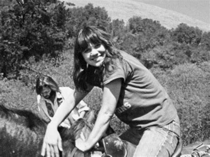 Neil Young & Carrie Snodgrass Relationship, Children, Joint Family Tree & History |