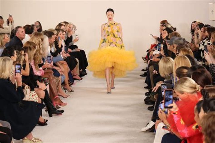  New York Fashion Week Fun Through the Years POPSUGAR Celebrity Photo 5