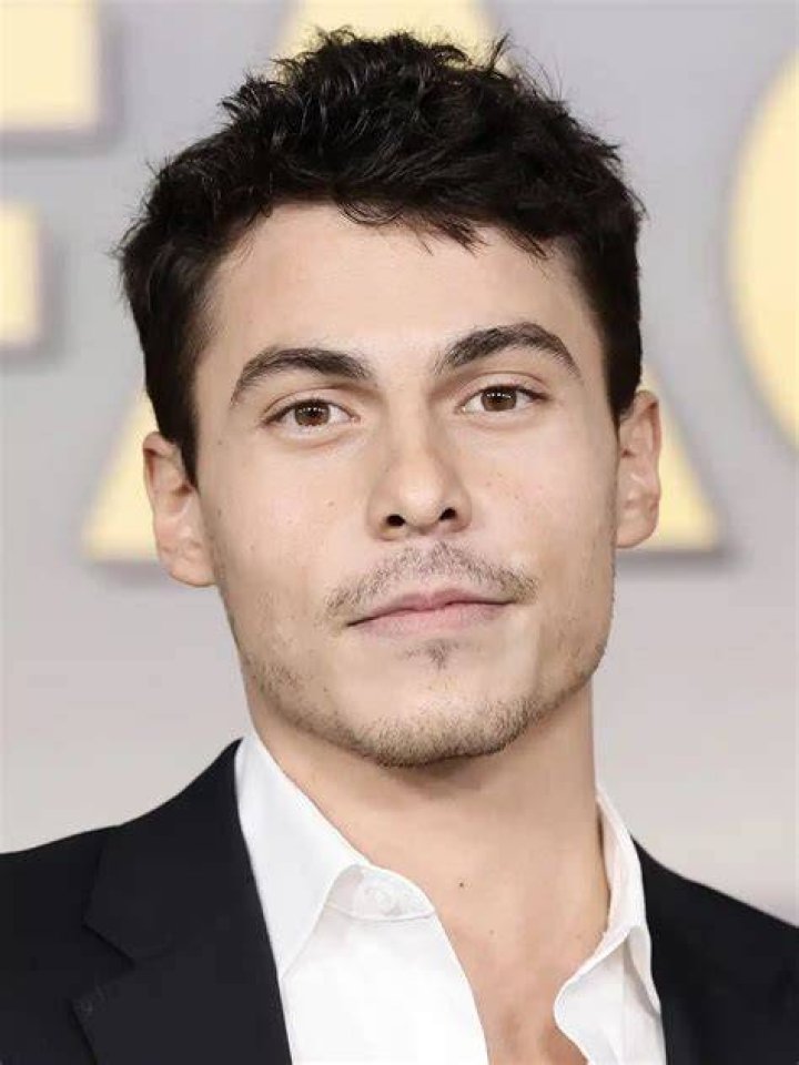 Nicholas Cirillo Age, Net Worth, Girlfriend, Family, Height and