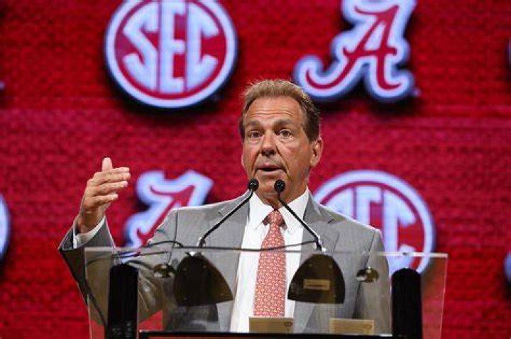 Nick Saban gives awesome update on Alabama quarterbacks