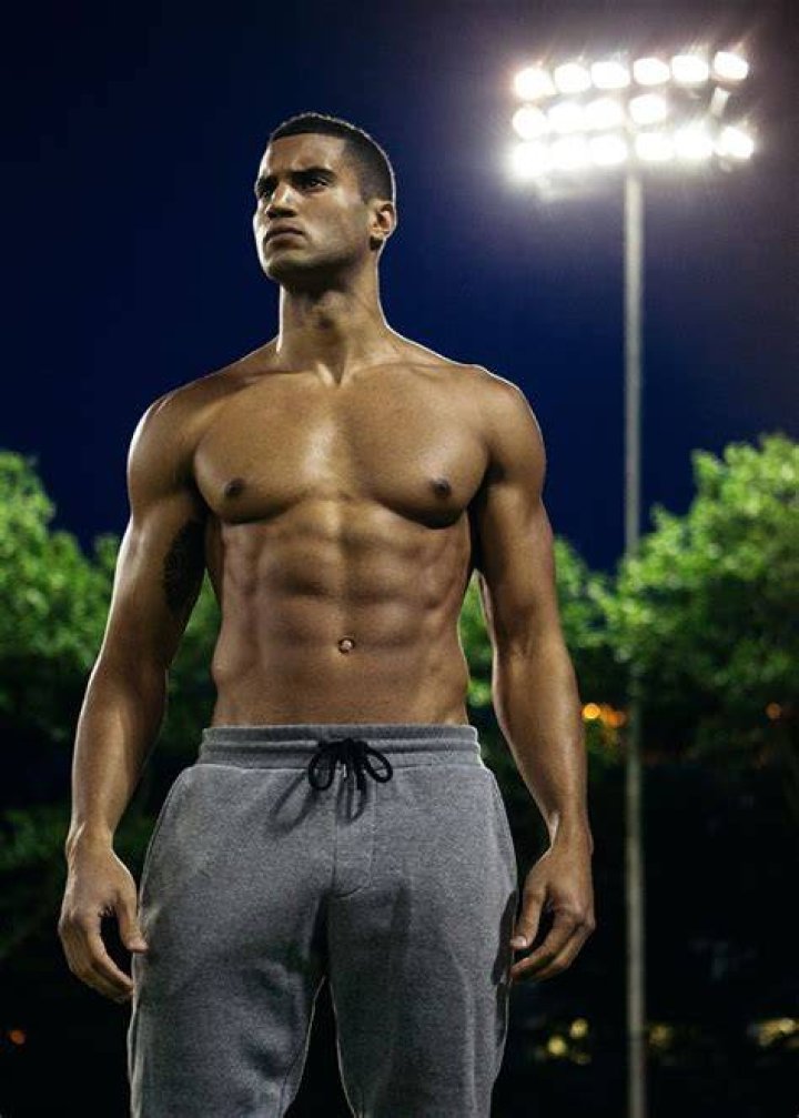 Nocturne Devin Goda Gets In an Evening Workout The Fashionisto